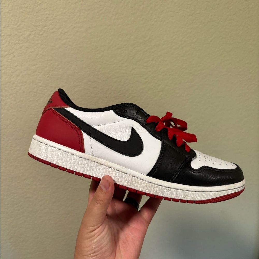 Jordan retro 1 low black toe